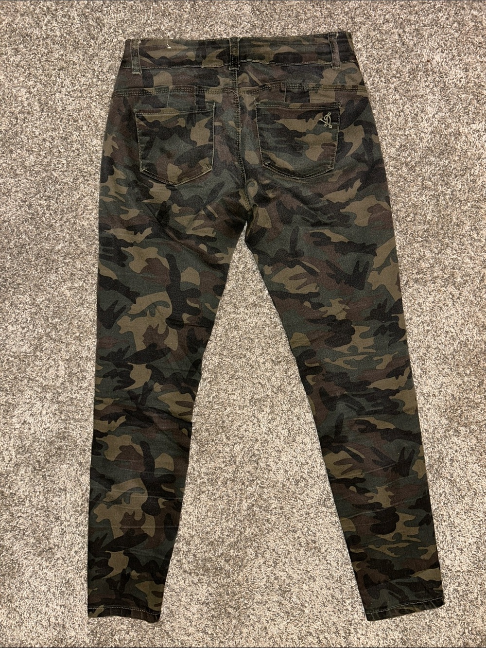 VIP Jeans Camo Waistband with White Logo and Red Stitching - Picture 6 of 7